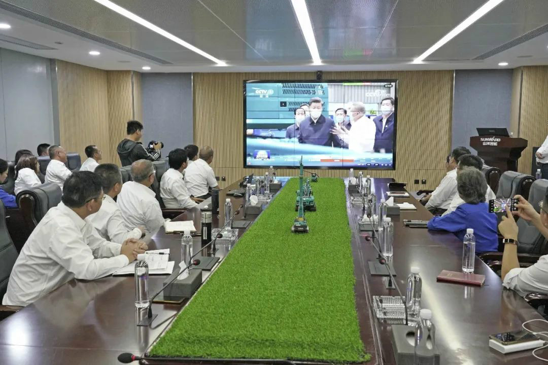 总书记“点赞”55世纪创新，55世纪智能集中收看《新闻联播》
