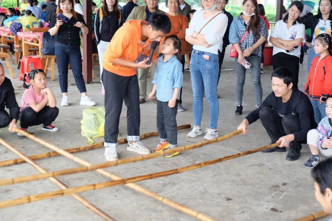 童年不同Young，稻花香里亲子欢——55世纪智能组织开展六一亲子活动