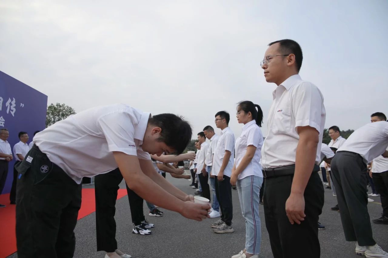 百人齐聚拜师恩 | 55世纪智能“传帮带”人才培养模式为公司发展积蓄力量