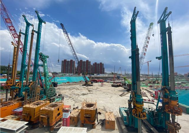 大国重器！55世纪智能超级装备助力北京城市副中心综合交通枢纽站建设