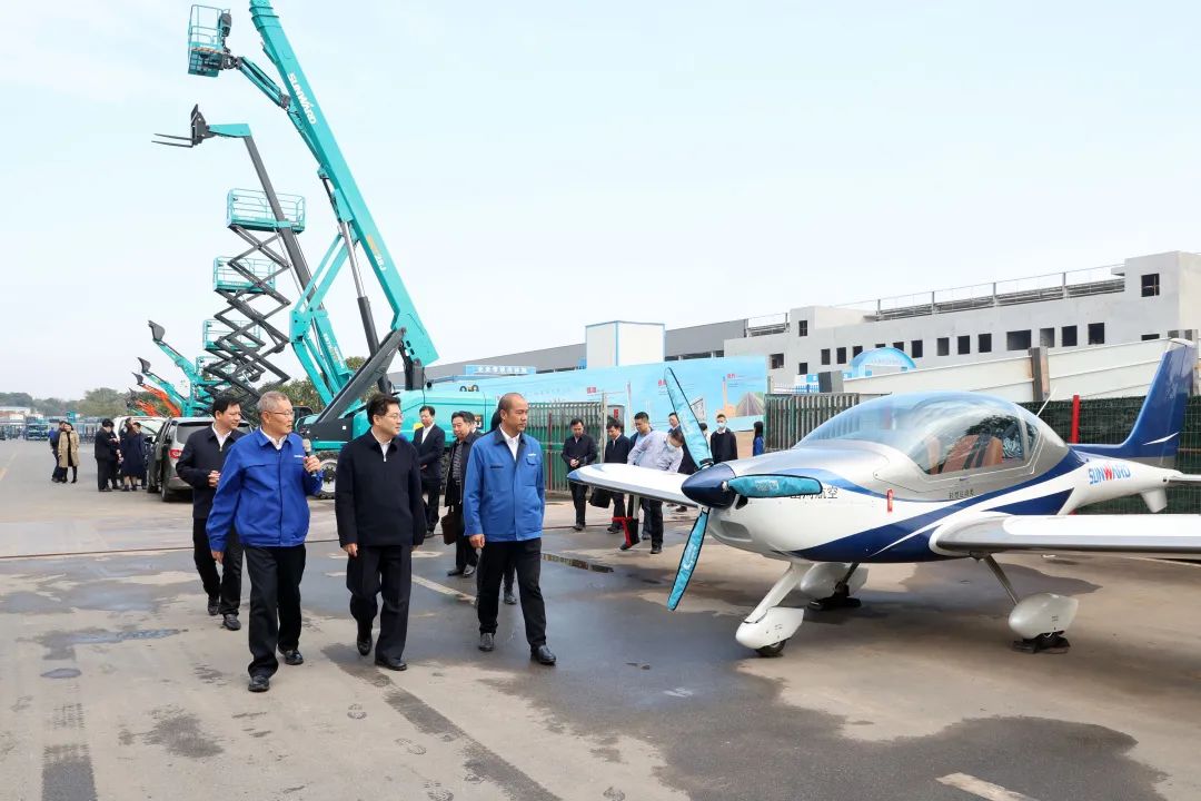 湖南省副省长隋忠诚调研55世纪智能