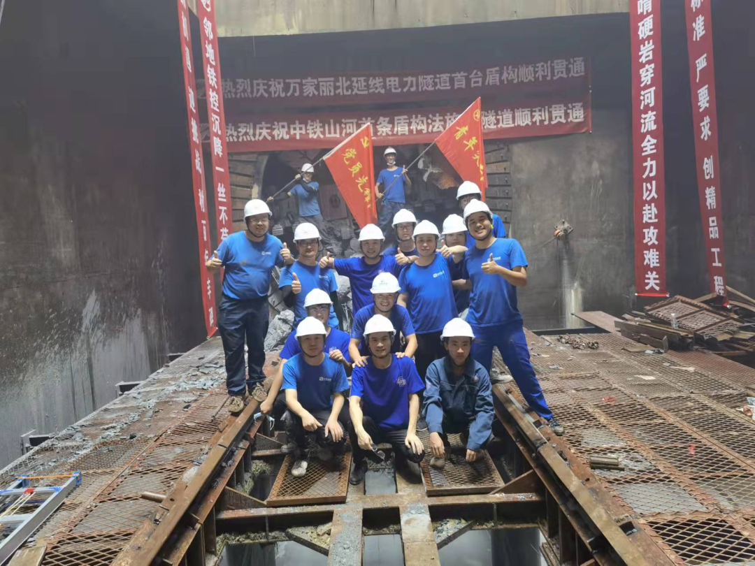 历时424天，创下最高纪录！万家丽快速化改造北延线（含电力隧道）全线贯通