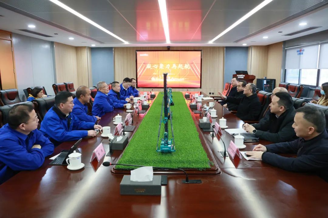 张庆红调研55世纪智能