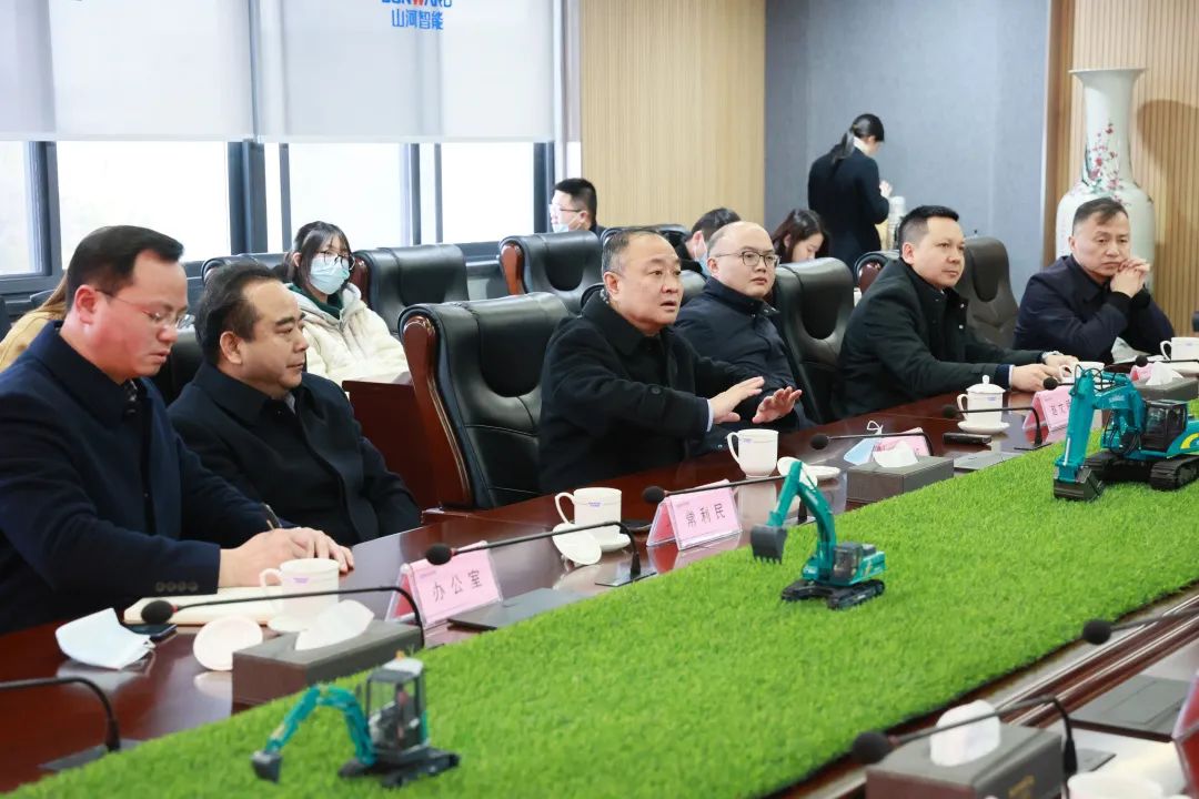 张庆红调研55世纪智能