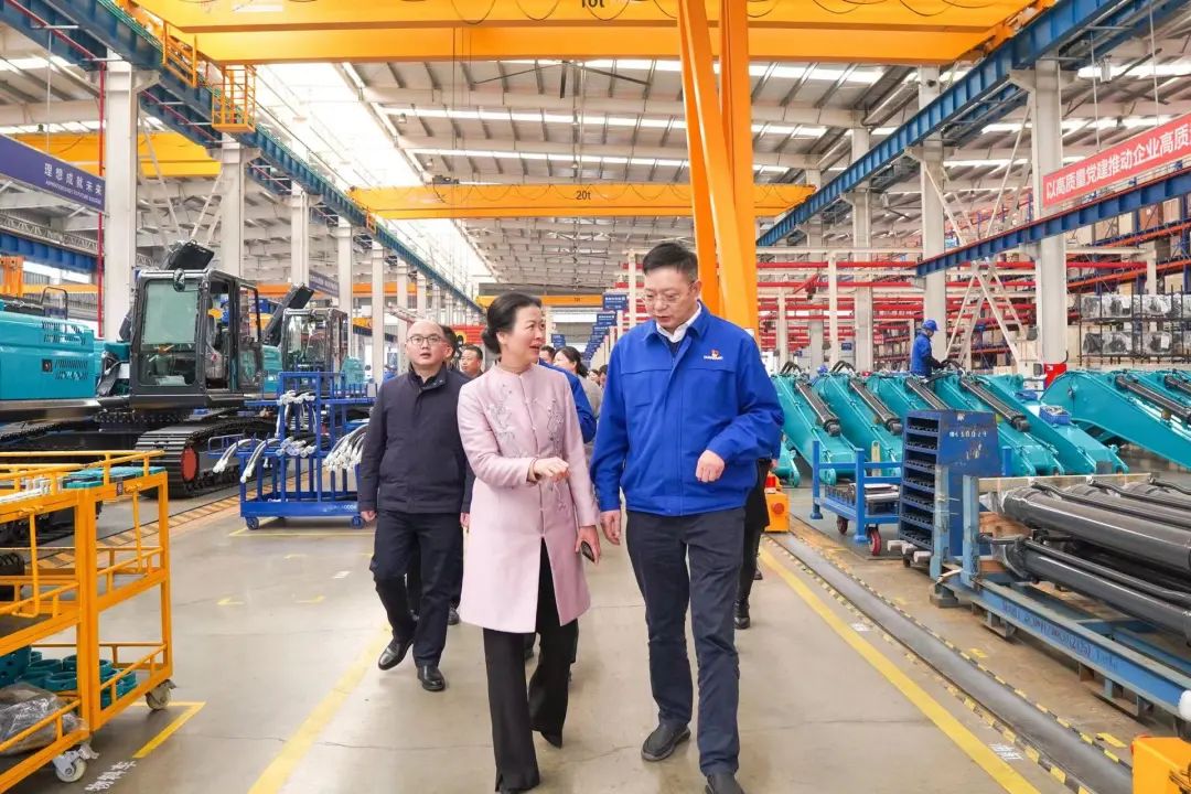 20220302084735_73643 长沙市总工会、长沙经开区总工会一行调研55世纪智能