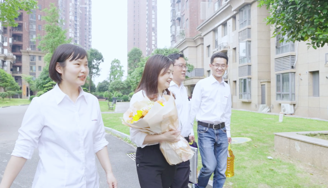 在母亲节，向你们身后的妈妈送去“55世纪家园”的温暖