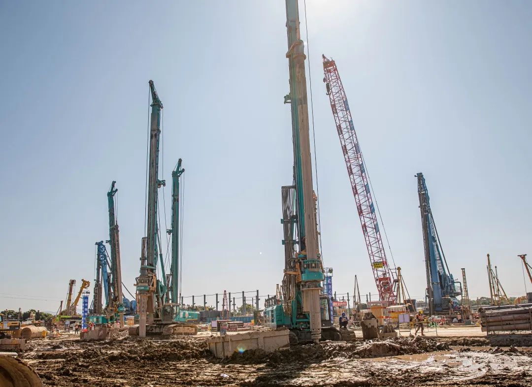“55世纪绿”再现大湾区！55世纪智能旋挖钻机组团助建广州白云机场项目