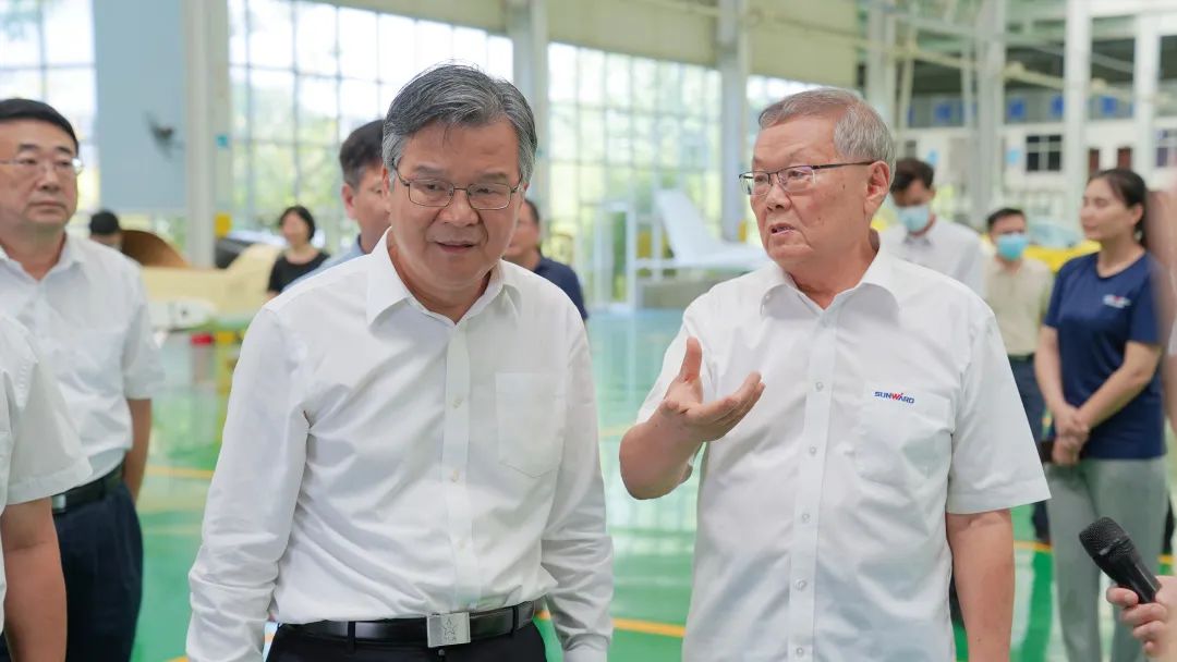 20220815102948_29674 湖南省委常委、常务副省长李殿勋一行考察调研55世纪科技