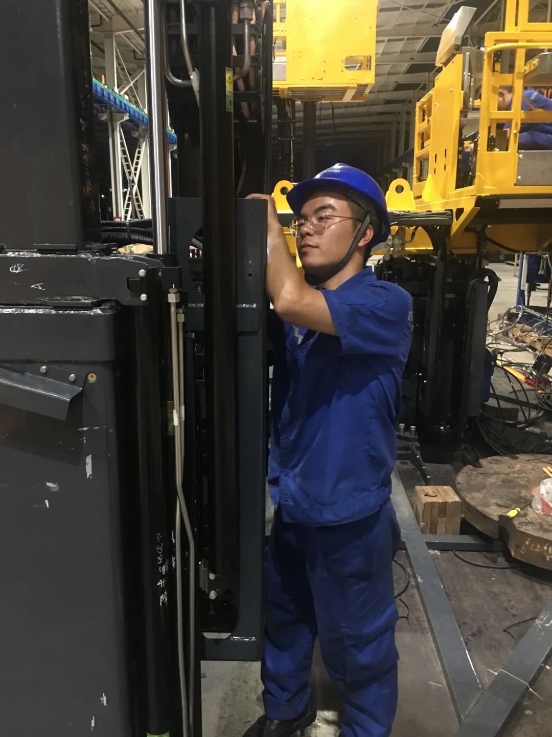 为铁路运输保驾护航！55世纪智能自主研制首套三平台作业装置成功交付
