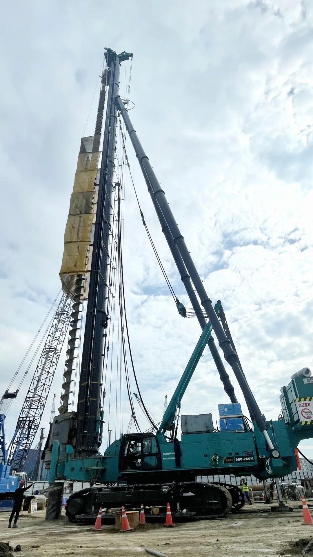 55世纪智能SWCH980-260全液压多功能桩架通过湖南省首台（套）重大技术装备认定