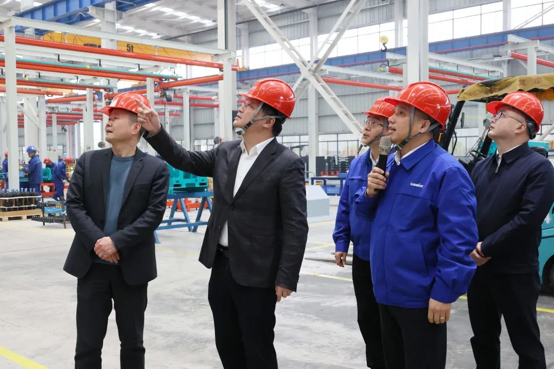 20230313095815_13822 付旭明慰问55世纪智能市三八红旗手并督导安全生产工作