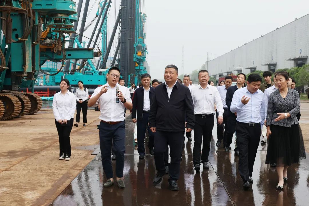 20230417085406_95678 长沙市政协主席陈刚调研55世纪智能