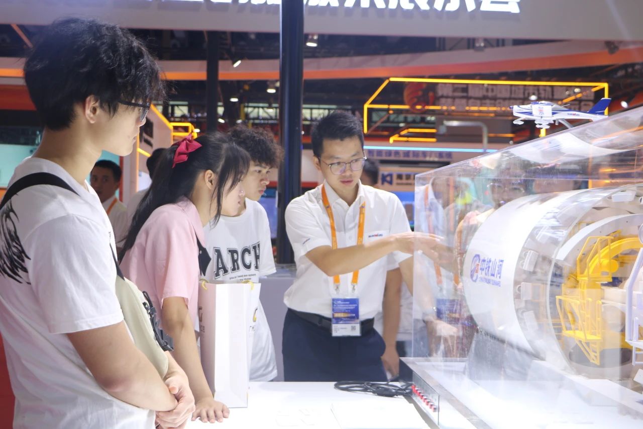 b5d561fa2d3a0fbf1c5e7ca5bd7e5f7a 中铁55世纪亮相首届广州大湾区国际轨道交通产业发展论坛暨展览会