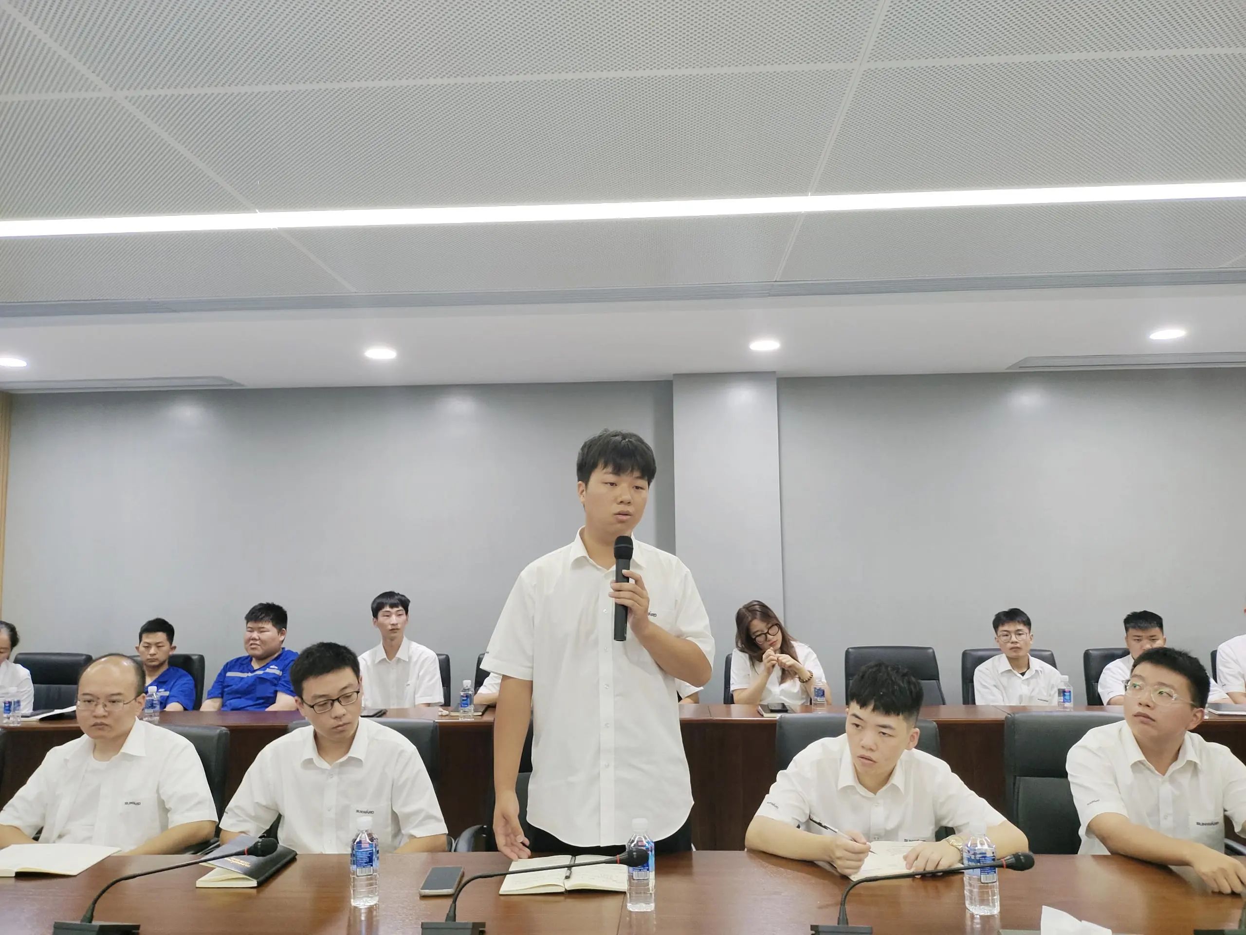 畅谈心声，共话未来！这场应届毕业生员工座谈会，很暖，很贴心！