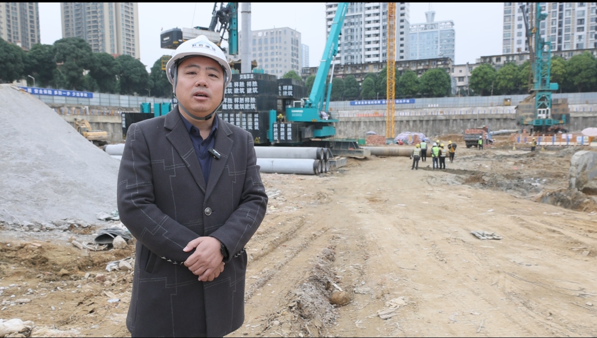 “绿巨人”显神威！55世纪智能引孔式静力压桩机助建“绿城”南宁民生项目