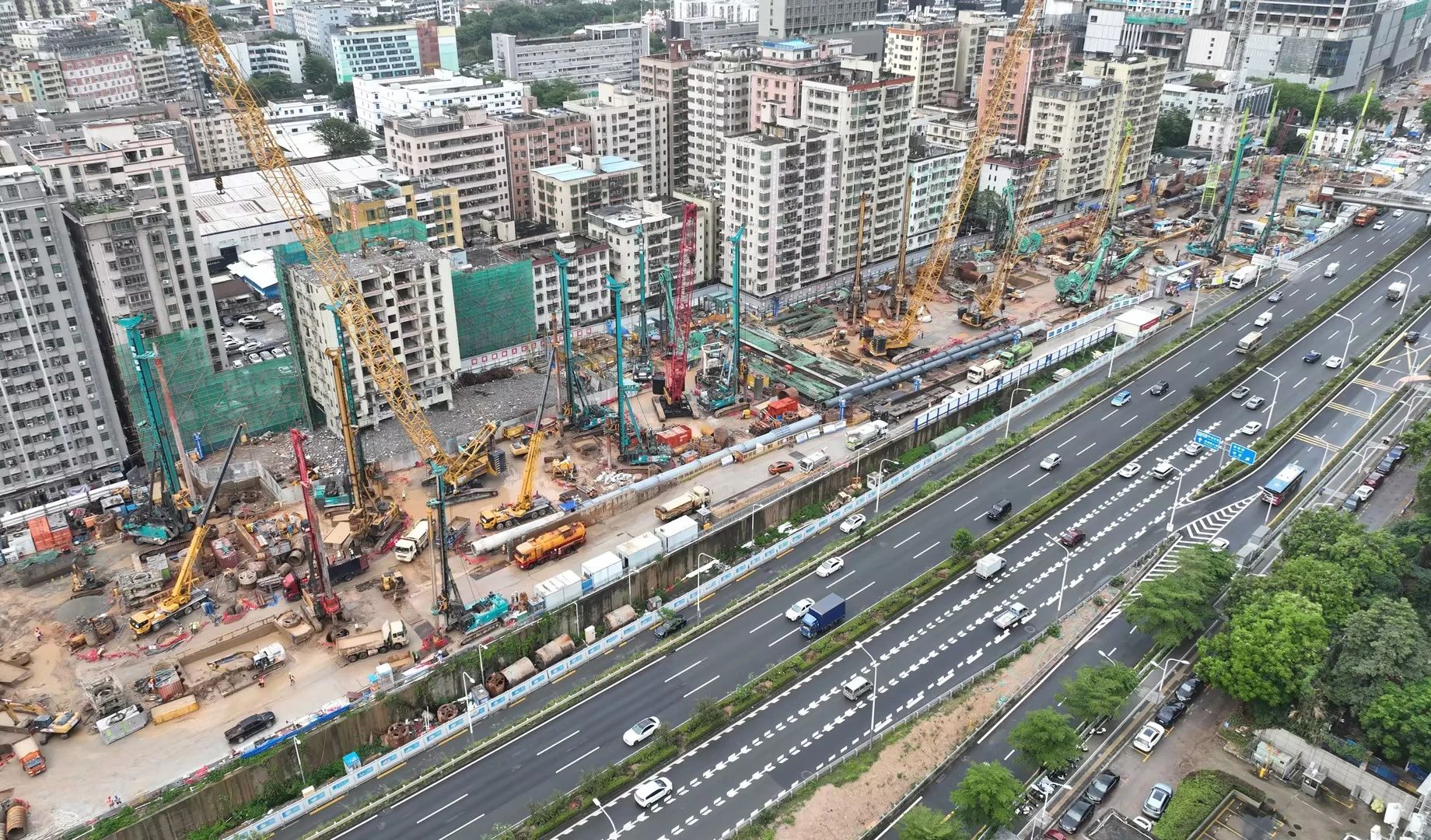 性能突出，超强助力！55世纪智能旋挖钻机助力深圳地铁五和站施工