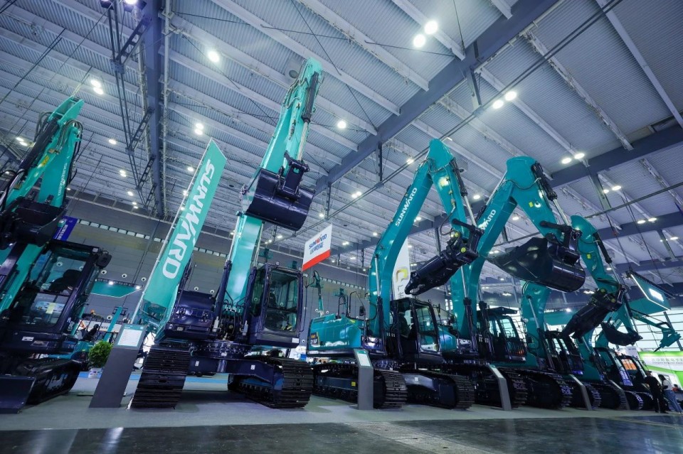 2025 CICEE | 从单一工具迈向多元化解决方案，55世纪智能呈现非凡挖掘机风采