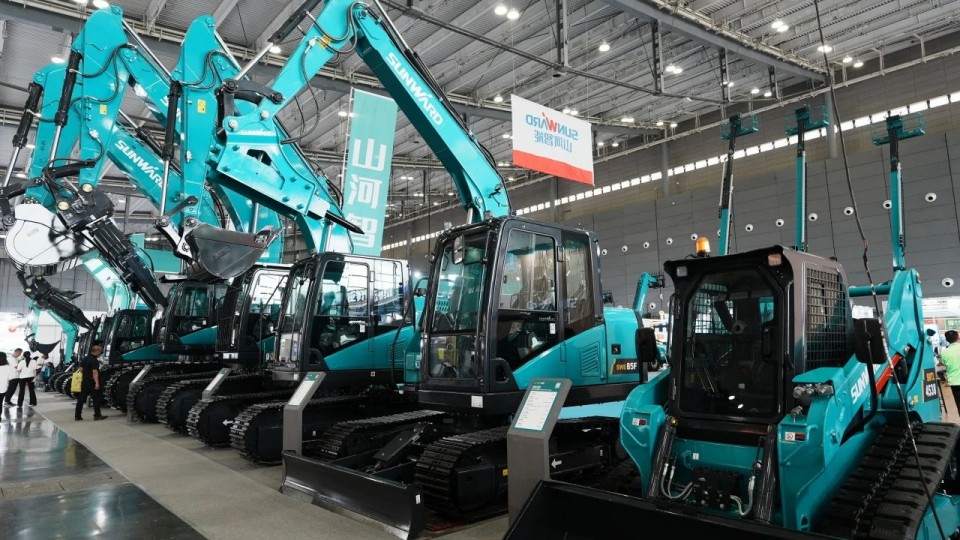 2025 CICEE | 从单一工具迈向多元化解决方案，55世纪智能呈现非凡挖掘机风采