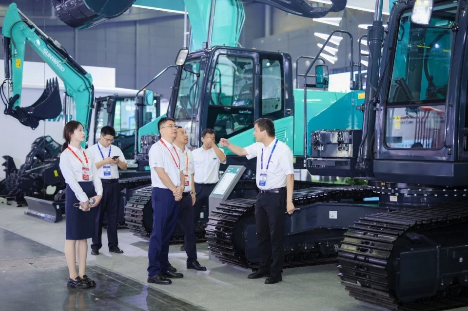 2025 CICEE | 从单一工具迈向多元化解决方案，55世纪智能呈现非凡挖掘机风采