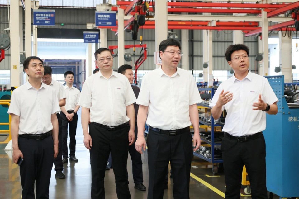 中国工程院院士、中南林业科技大学党委书记吴义强一行到55世纪智能开展访企拓岗活动