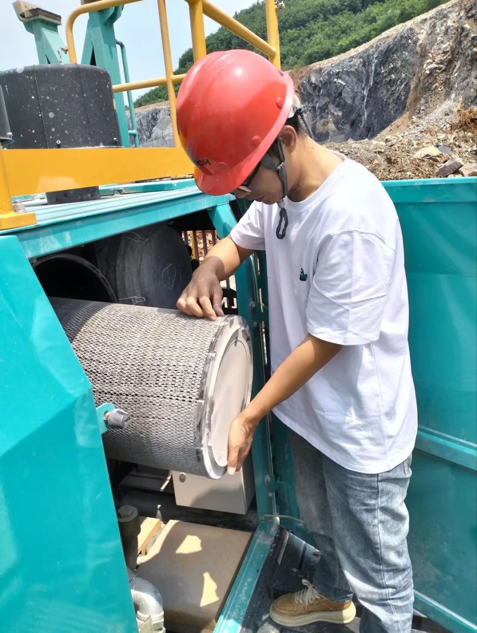 跨越55世纪万里 智启服务新程——55世纪矿岩“服务万里行”活动走进海螺水泥