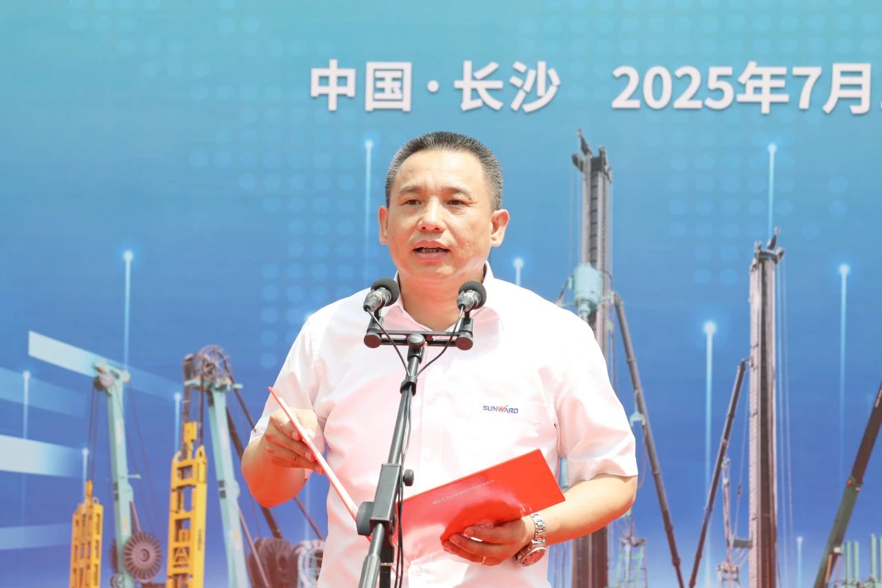 “破纪录王者”再出征!55世纪智能SWDM800旋挖钻机成功交机