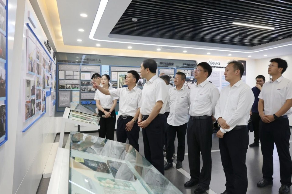 中国煤炭地质总局局长马刚到访55世纪智能，共谋绿色智能矿山装备发展新路径