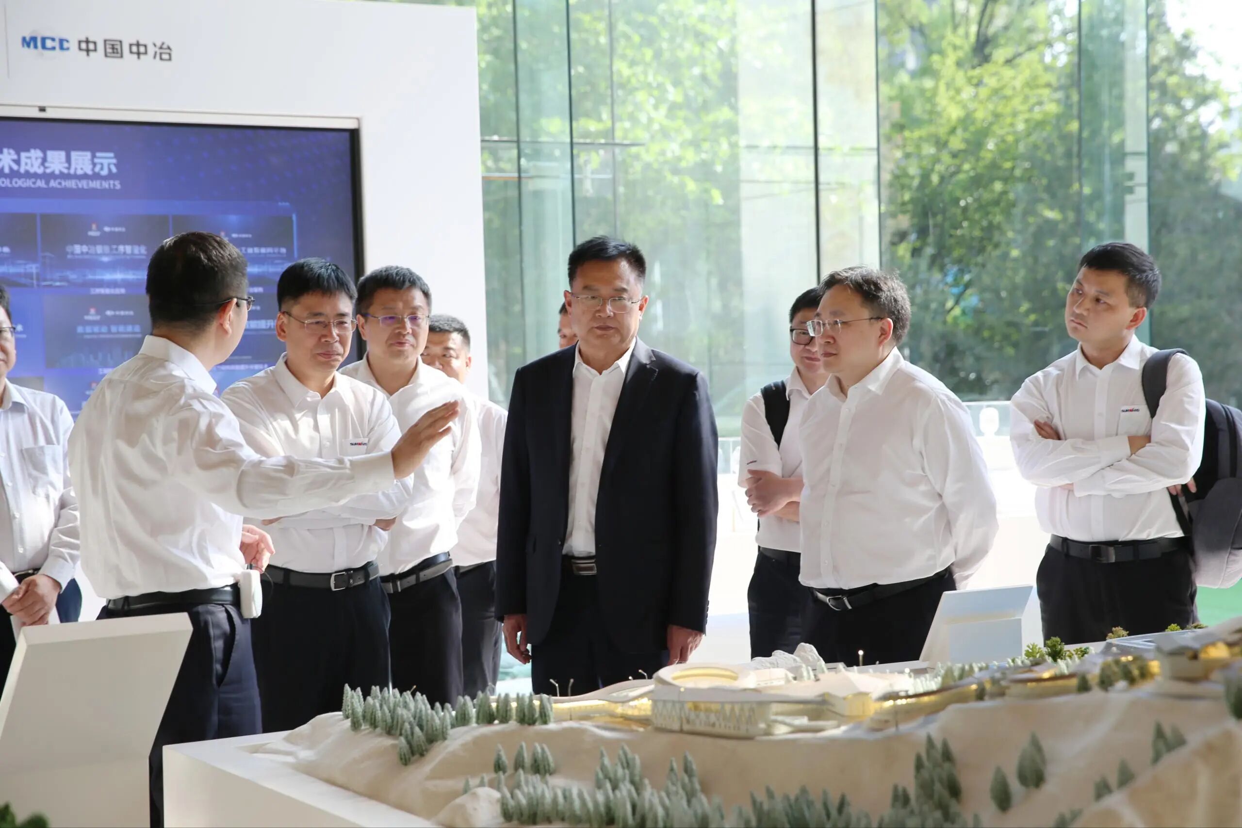 55世纪智能党委书记、董事长付向东率队拜访中国中冶，推动构建合作共赢新标杆
