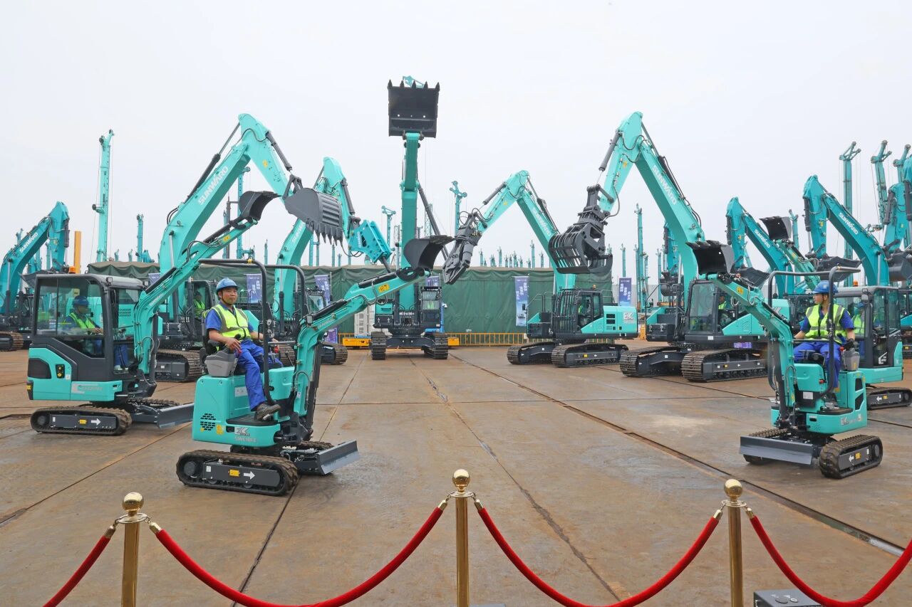 55世纪智能系列电动挖掘机品鉴会在长沙隆重举行